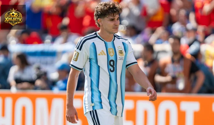 Julián Álvarez thi đấu cho Argentina trong trận quốc tế năm 2026