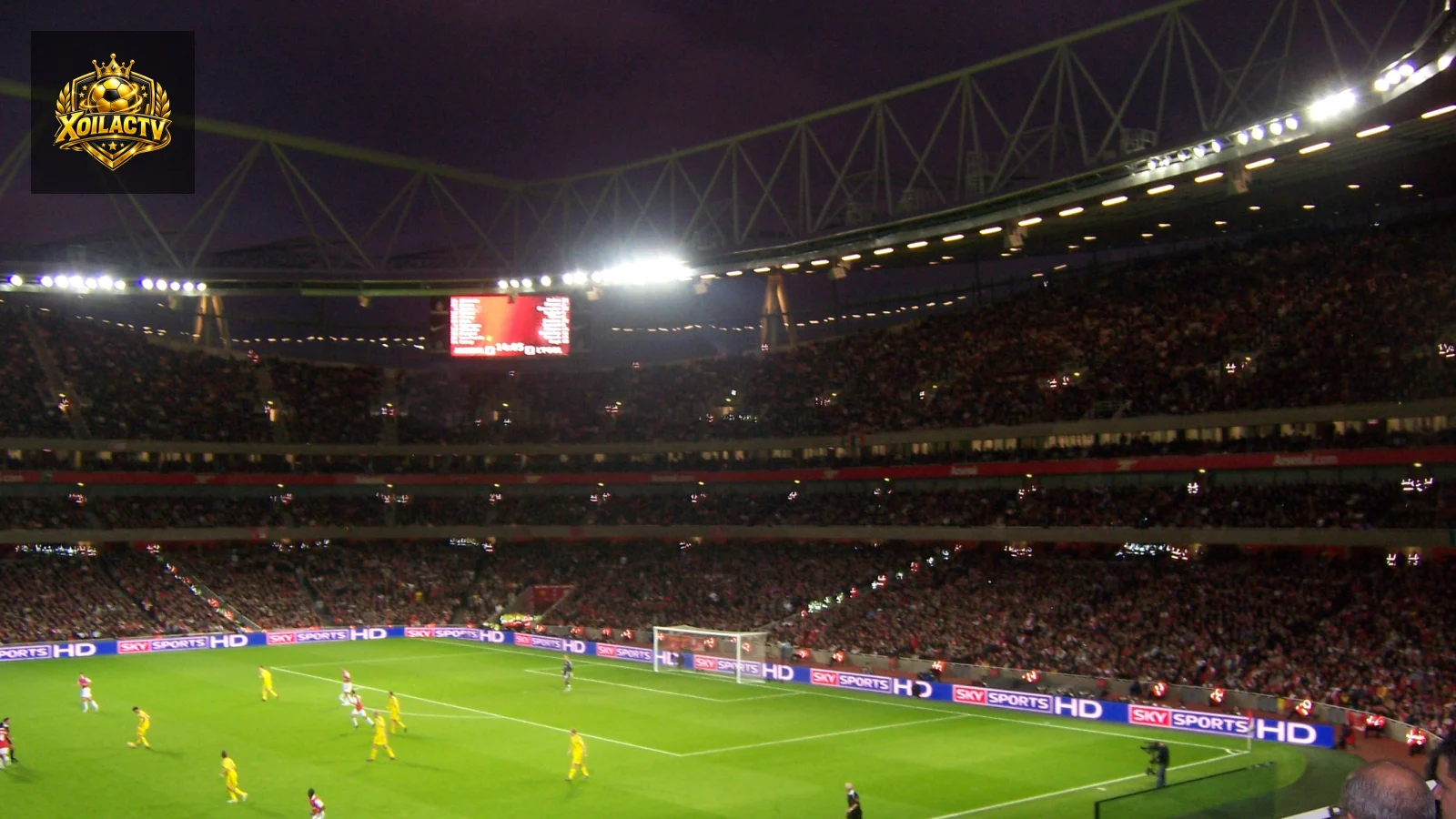 Emirates Stadium nhìn từ bên ngoài vào ban ngày